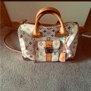 I am reposting this Gorgeous LV. Purse.